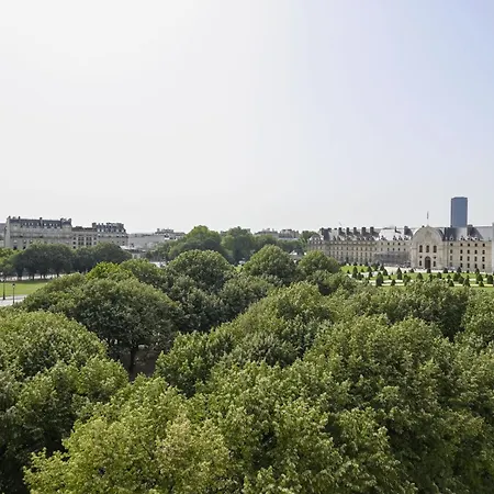 Bright Penthouse With Panoramic Views Invalides Апартаменты Париж